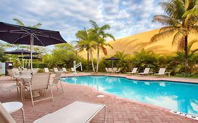Best Western Plus Miami Airport West Inn & Suites 3*