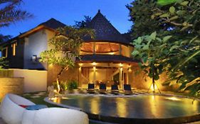 Abi Bali Resort And Villa 4*