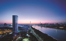 Hotel Shangri-la -3 Minutes By Walking Or Free Shuttle Bus To Canton Fair & Overseas Buyers Registration Service