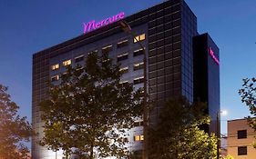 Mercure Hotel Central  4*