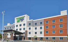 Holiday Inn Express & Suites Lexington Midtown - I-75 3*