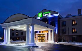 Holiday Inn Express Milwaukee N- Brown Deer/mequon  United States