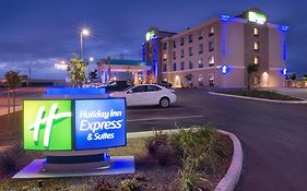 Holiday Inn Express Bakersfield Airport 4*