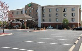 Holiday Inn Express & Suites Roanoke Rapids Se 3*