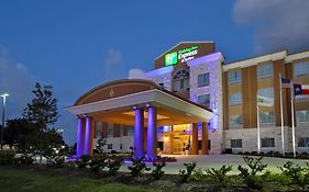 Holiday Inn Express Baytown 2*