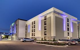 Holiday Inn Express & Suites Jackson Downtown - Coliseum 3*