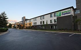 Holiday Inn Express Brentwood South - Cool Springs 2*