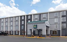 Quality Inn & Suites Lafayette In 3*