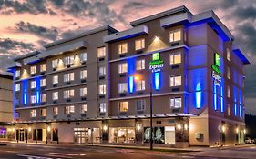 Holiday Inn Express & Suites Victoria - Colwood 2*