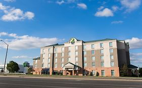 Holiday Inn Express & Suites Brampton 2*