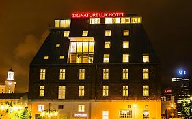 Signature Lux Hotel By Onomo, Waterfront