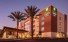 Holiday Inn Express & Suites Moreno Valley - Riverside 3*