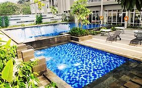 Simply Valore Hotel Bandung 3*