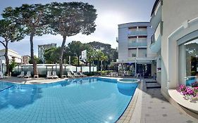 Hotel Adriatica  3*