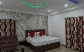Hotel Paras, Una Una (himachal Pradesh)  India