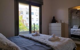 Apartamento En Urbanizacion De Lujo Con Piscina, Gimnasio Y Spa Aparcamiento Gratis En La Zona