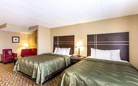 Norwood Inn & Suites Milwaukee