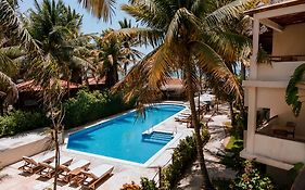 Petit Lafitte Beach Front Hotel & Bungalows Playa Del Carmen México