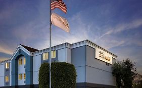 Candlewood Suites Irvine East Lake Forest 2*