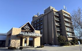 Divya Sutra Plaza And Conference Centre, Vernon, Bc Hotel 4* Canada