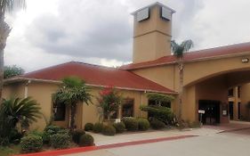 Red Roof Inn & Suites Houston - Humble/Iah Airport