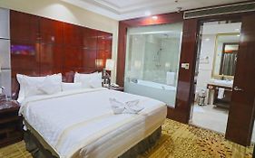 Skycity Hotel Gurgaon  3* India