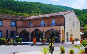 Hotel Restaurant Les Chataigniers  3*