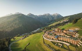 Alpin Panorama Hotel Hubertus  5*