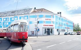 Lenas Donau Hotel  3*