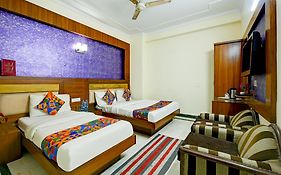Hotel Star Paradise New Delhi 2*