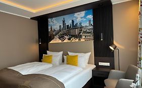 Skyline Hotel Frankfurt 4*