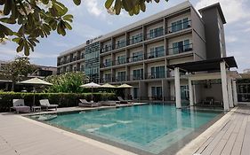 Отель The Melody Phuket - Sha Extra Plus