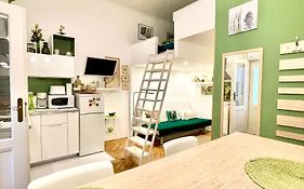 Green Pearl Apartment At St Stephen' S Basilica
