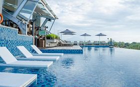Hotel Artotel Bali  4*
