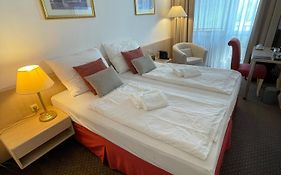 Hotel Oaza Praha  3*
