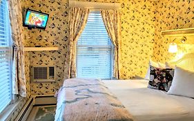 Heart Of The Village Bed & Breakfast In Shelburne Vt  United States
