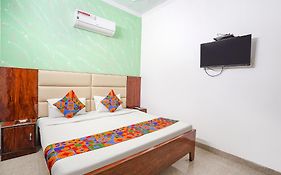 Hotel Taj Stay Agra 2*