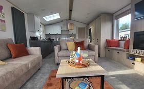 Honeycomb Lodge - Holiday Home 5 Min From Padstow
