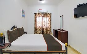 Maizons Lakeview Resort Goa 3*