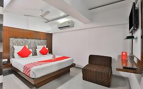 Oyo Hotel Keshav Ahmedabad 3* India