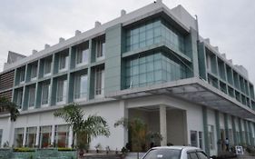 Hotel Grand Jbr Lucknow 4*