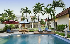 Bali Breezz Hotel  3*