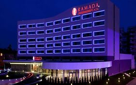 Ramada Plaza Hotel 4*