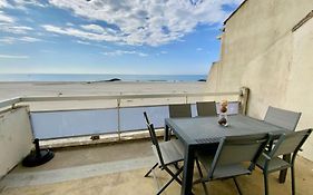 GROOMI La plage- Appartement 2 chambres front de mer avec vue !