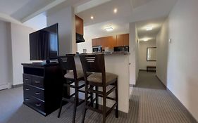 Regency Suite Hotel Calgary 3*