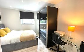 Rooms Near Me - Walsall City Centre Apartment