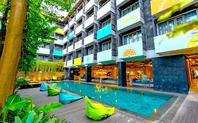 Hotel Tijili Seminyak Bali 4*