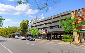 Adelaide Meridien Hotel And Apartments 3*