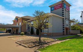 Surestay Plus Hotel By Best Western Topeka  3* United States