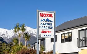 高山冰川汽车旅馆